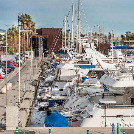 Boat Hotel Barcelona Сант Адриа де Бесос Екстериор снимка