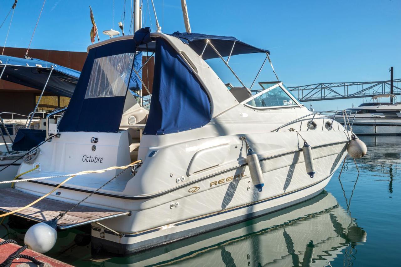 Boat Hotel Barcelona Сант Адриа де Бесос Екстериор снимка