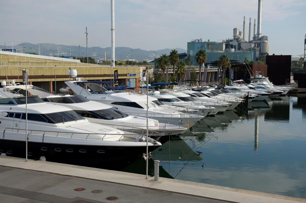 Boat Hotel Barcelona Сант Адриа де Бесос Екстериор снимка