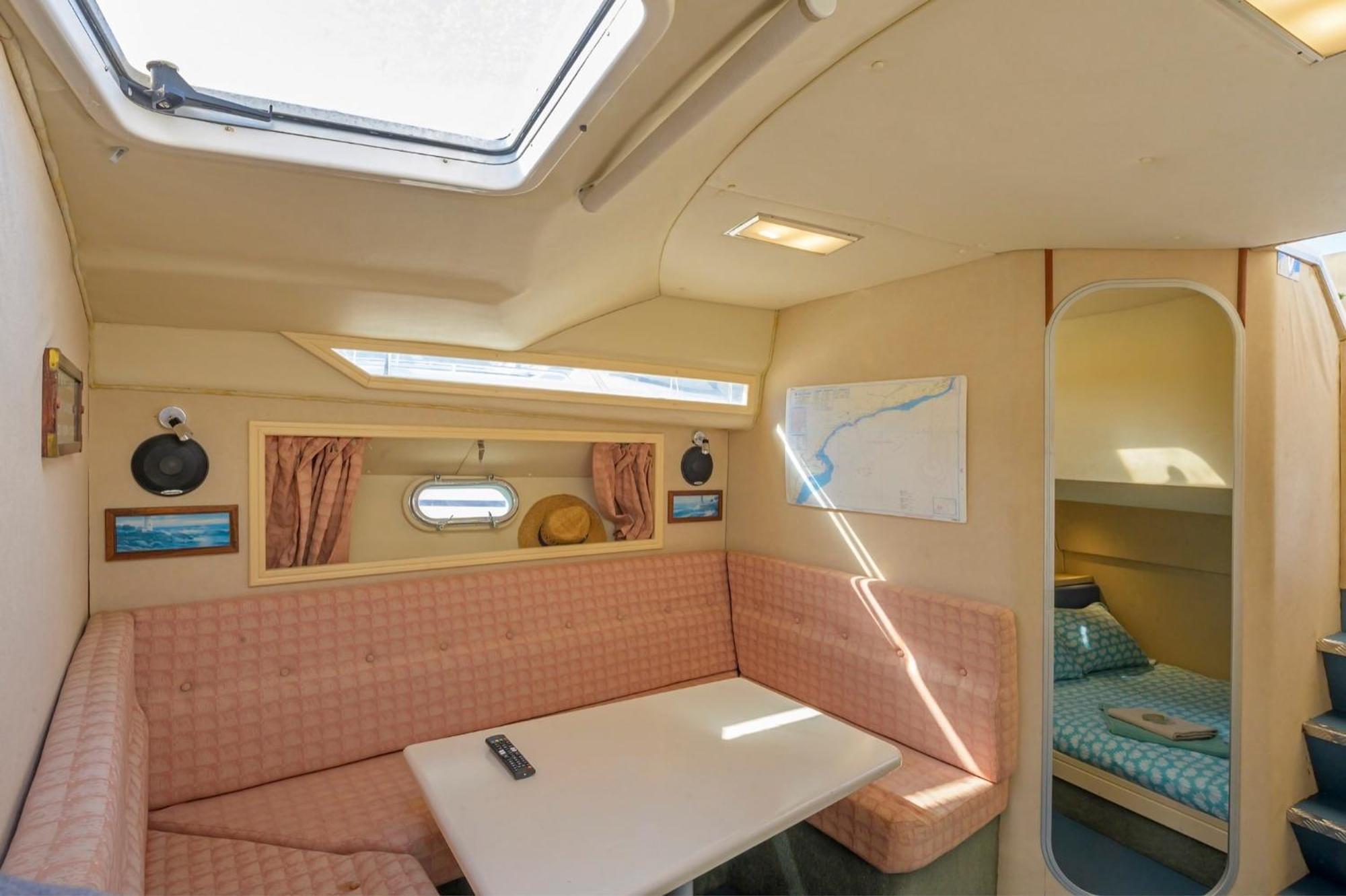 Boat Hotel Barcelona Сант Адриа де Бесос Стая снимка