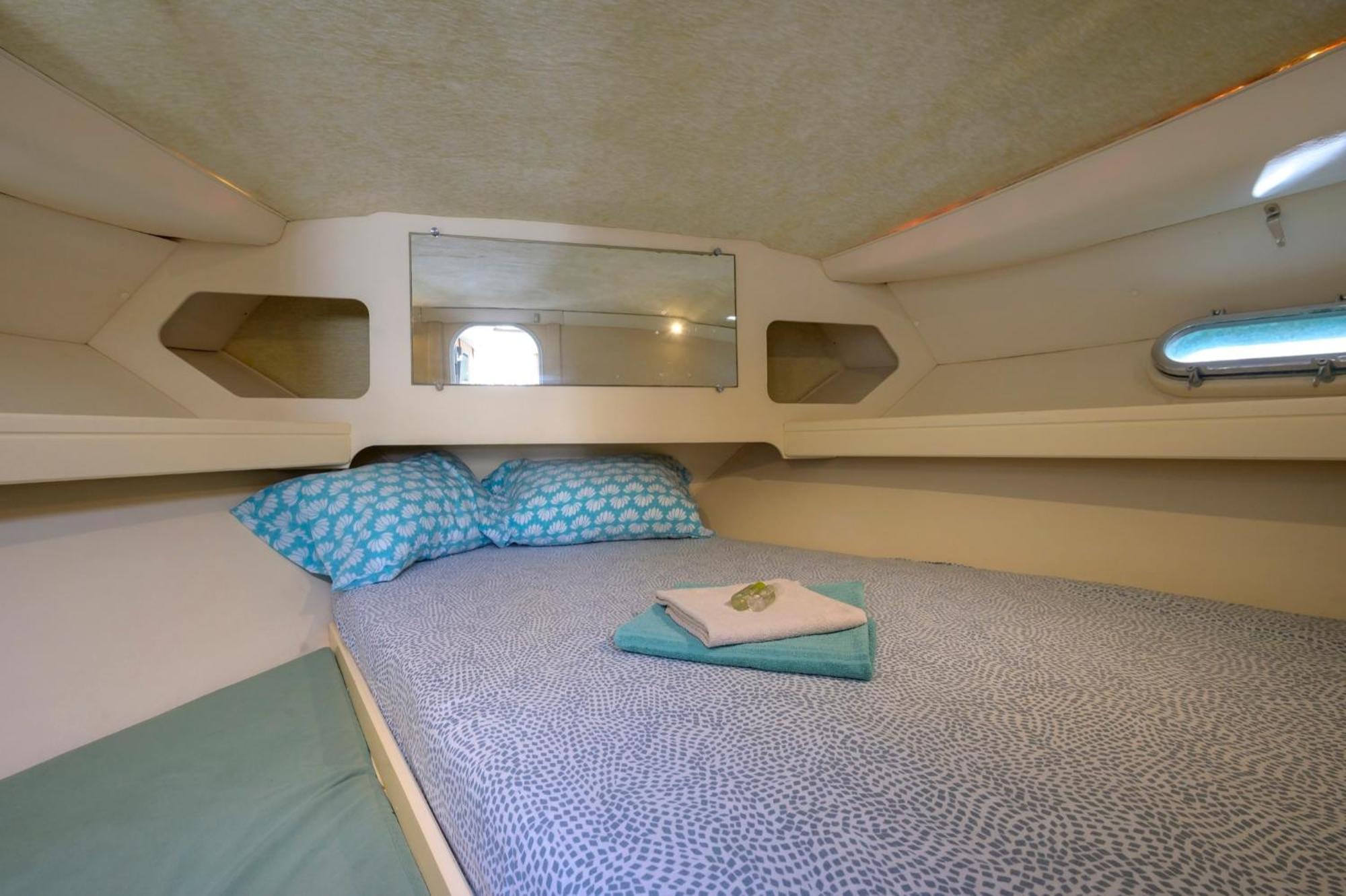 Boat Hotel Barcelona Сант Адриа де Бесос Стая снимка