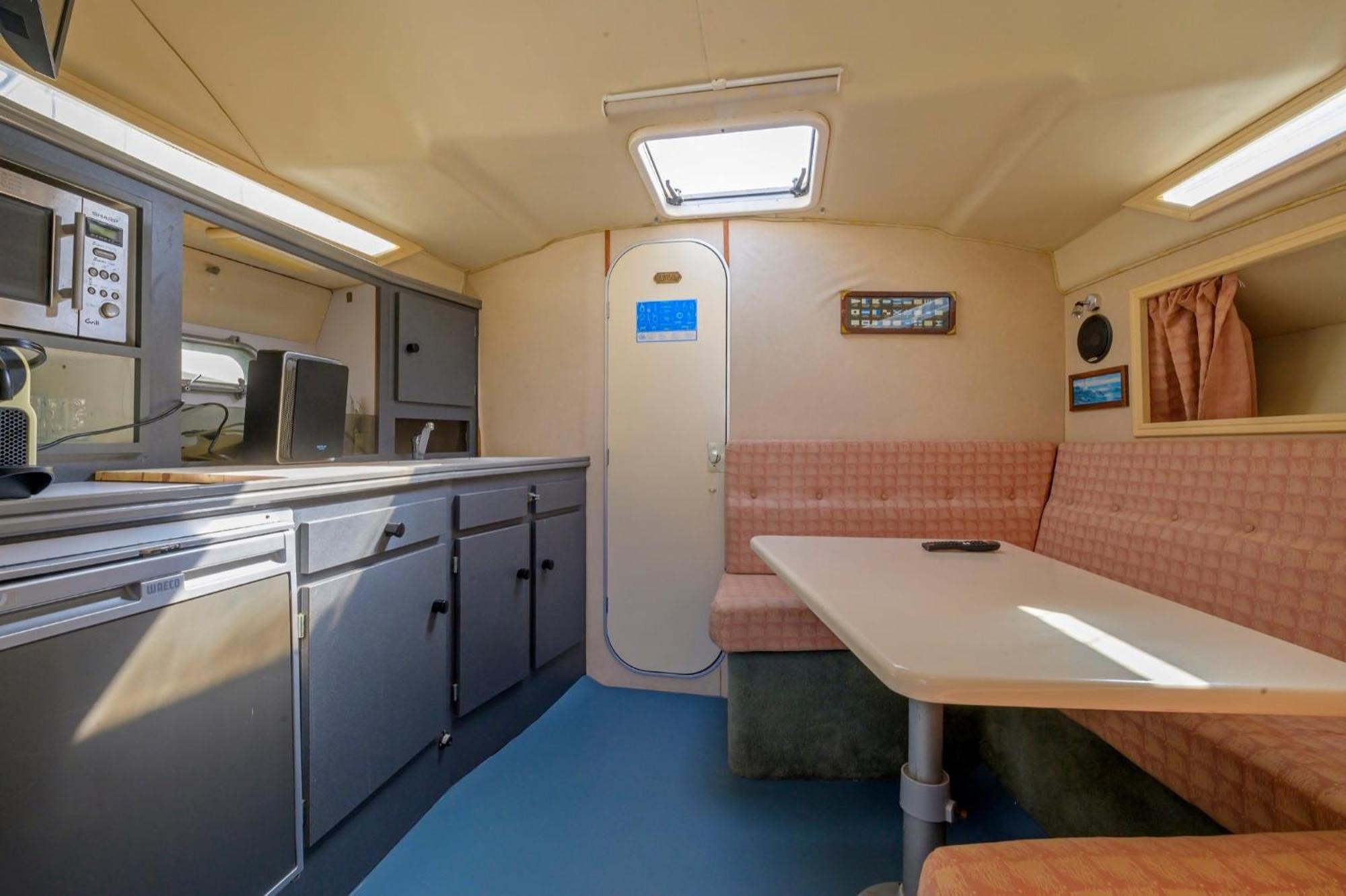 Boat Hotel Barcelona Сант Адриа де Бесос Стая снимка